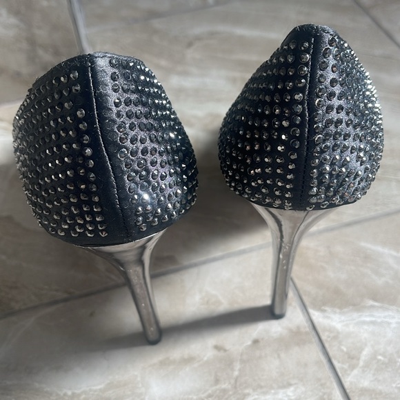 International concepts crystal black pumps - Picture 4 of 5